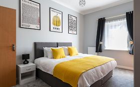 2Br 2Ba Apartment - Emperor Beds - Free Parking - Near Lgw Airport